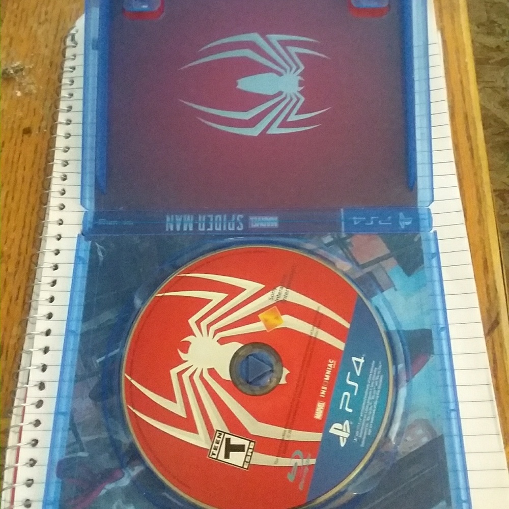 PS4 - Picture 2 of 3